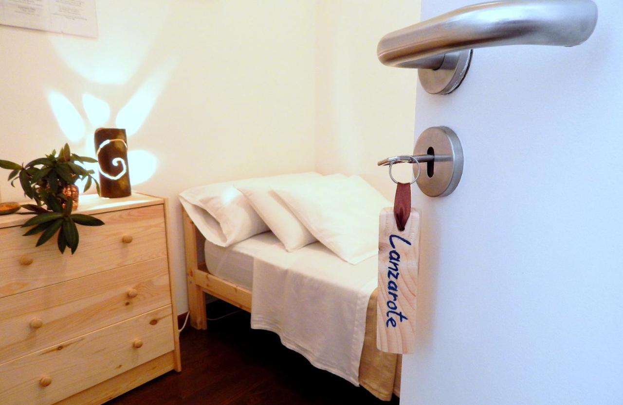 Small Single Room,931597264:JPEG